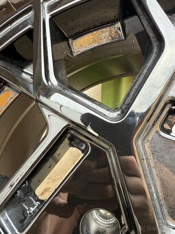 Letní ALU sada R18, 5x120, ET45, RIVIERA RTX Gloss Black, T6 - 5