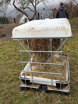 Krmítko, mobilní krmelec - 5