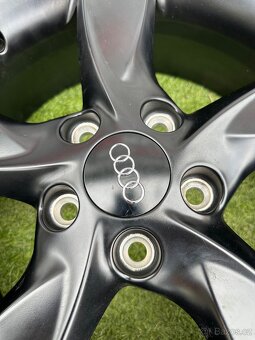 AUDI A3 - NOVÁ ORIGINÁLNÍ SADA DISKů 17 - 5