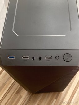 Prodám stolní PC + klávesnice a reproduktory - 5