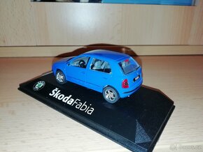 Škoda Fabia 1 hatchback 1:43 kaden modrá - 5