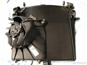ktm superduke 1290R EVO vodny chladič s ventilatorem - 5