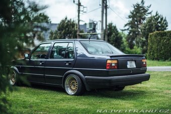 Volkswagen Jetta 19E - 5