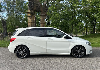 Mercedes - Benz B 180, Edition Black & White, atraktivní vůz - 5