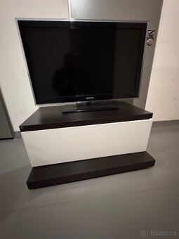 TV stolek, můžete to udělat přímo z televize 8550 (73 dole) - 5