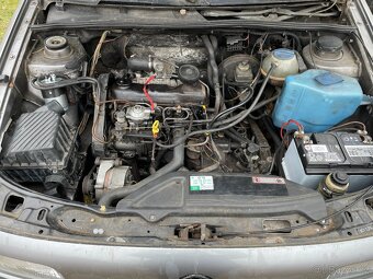 Volkswagen Passat GT B3 1.6TD 59kW rok 1991 Náhradní díly - 5