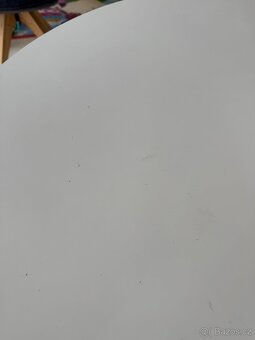 kulatý stůl Jysk průměr 105cm - 5