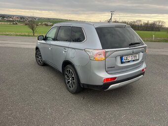 Mitsubishi Outlander 3 2015 2.2d 110kw 7mist 4x4 automat kam - 5
