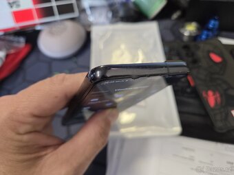 Samsung Galaxy S22 256GB černá barva, s obaly - 5