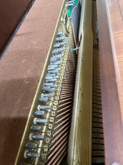 Velká sleva Klavír celopancéřové piano  v dobrém stavu - 5