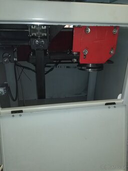 Prodám spodní frézku s naklápěním hřídele FVV 300 R - 5