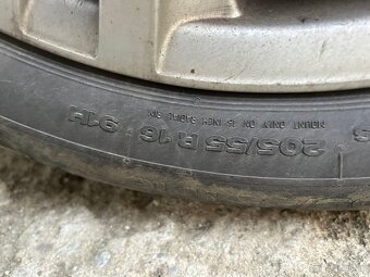 Prodám alu kola 5x112 + pneu 205/55 r16 - 5