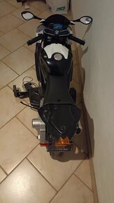 Prodám dětskou elektro motorku BMW S 1000 RR 12V - 5