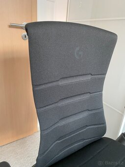 Kancelářská židle Herman Miller Embody Gaming NOVÁ - 5