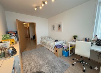 Pronájem nadstandardního bytu 3+kk s terasou a výhledem na Z - 5