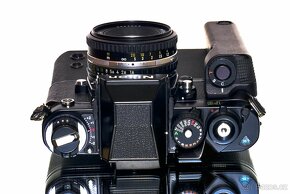 Nikon F3 + Nikkor Pancake 1,8/50mm + motor MD4 - 5