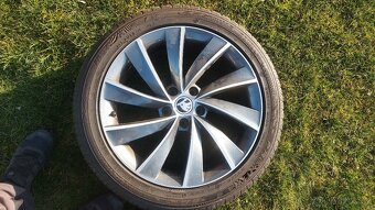 Škoda superb R18 Pegasus 235/45R18 Letni - 5