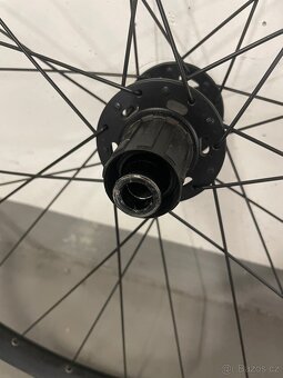 Zapletená kola Specialized - 5