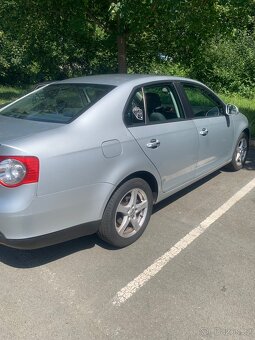 Vw Jetta 1,9 TDI 2007 r. - 5