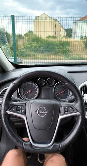 2012 OPEL Astra GTC - 5