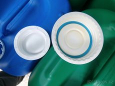 Kanystry plastové 20-25 litrů na naftu, vodu i jiné za 50 kč - 5