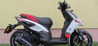 Motocykl skútr aprilia 125 sr Motard - 5