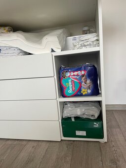 REZERVACE Prebalovaci pult Ikea Smastad - 5
