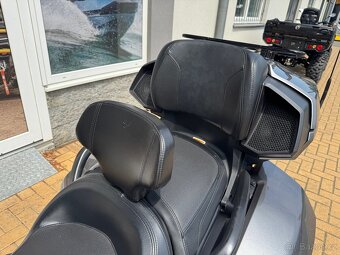 Tříkolka Can-Am Spyder F3-LTD - 5