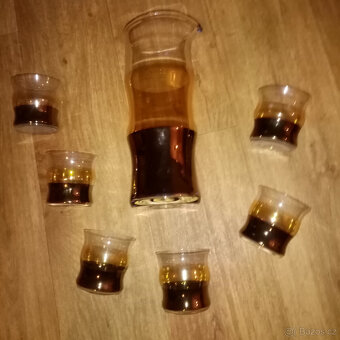 Prodám starou skleněnou karafu a šest skleniček - 5