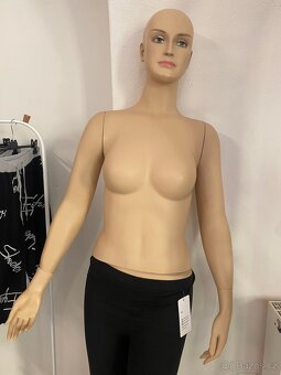 Figurína plussize, plnoštíhlá 44/46 vybavení obchodu - 5