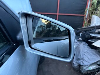 zadní světla , zrcátka , jednotka xenon Mercedes w204 s204 - 5