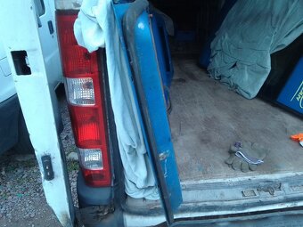 Zadní prosklené dveře na Ford Transit 1 - 5