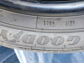 Dodávkové letní pneumatiky Goodyear 235/50 R19C - 5