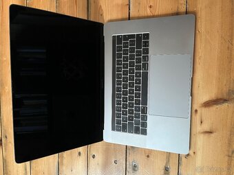 MacBook 15” 2018 - 5