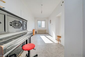 Dům se 3 byty, velký pozemek, Žebrák - 5