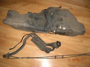 Renault Thalia - benzínová nadrž - 5