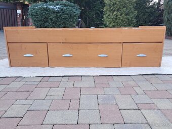 POSTEL S ROŠTEM A TŘEMI ŠUPLATY  - 5