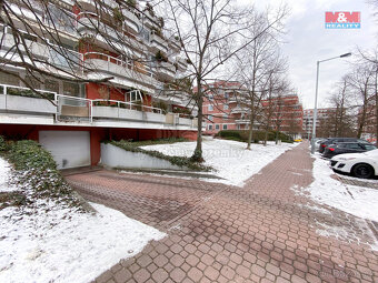 Prodej garážového stání, 12 m², Praha, ul. U kříže - 5