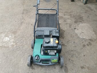 Benzinový vertikutátor Yard Man - 5