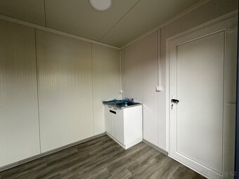Nový obytný kontejner s koupelnou 6x2,4m vč. kuchyňky - 5
