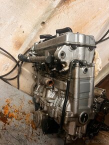 Kawasaki Zx7r motor - 5
