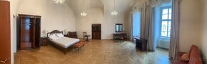 Sedací souprava a nábytek z prezidenstkého apartmá - 5