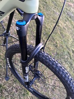 Canyon Spectral 29 CF7 vel.M - 5
