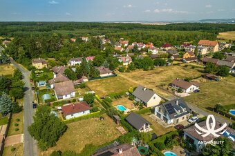 Pozemek - 1053 m2, Loučeň okres Nymburk, ev.č. 00143 - 5