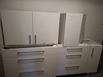 Kuchyňská linka se spotřebiči - 5