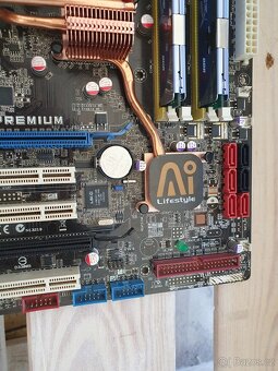 ASUS P5K Premium + E8400 s funkční wifi a 4gb ddr2 - 5