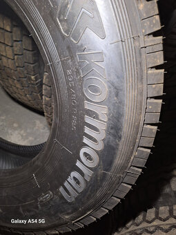 Prodám pneu 295/80 R22,5 - 5