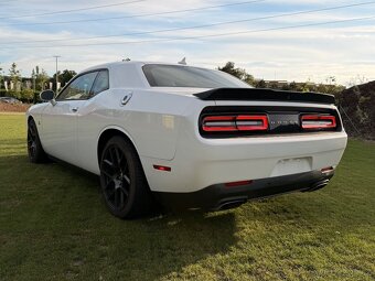 Dodge Challenger Scat Pack R/T 6.4 - 5