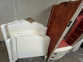 Kompletní masivní bílá retro ložnice - k rekonstrukci - 5