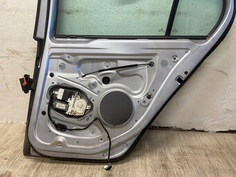 VW GOLF 5 2003-2008 - PRAVÉ ZADNÍ DVEŘE KOMPLETNÍ LA7W - 5
